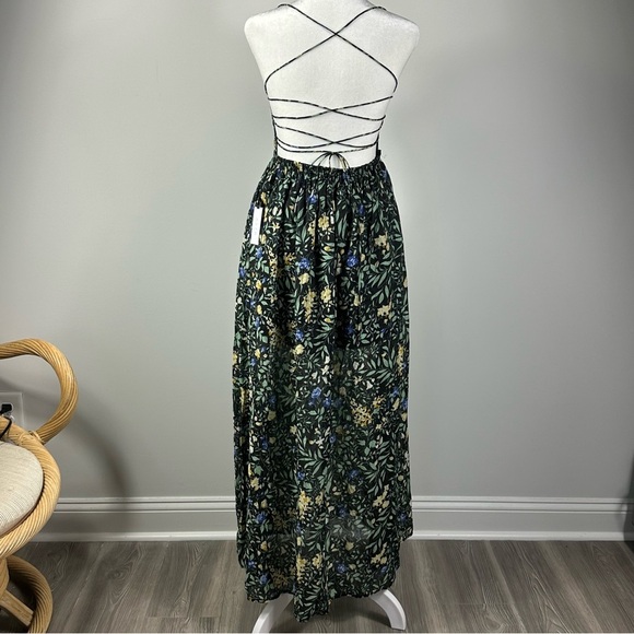 ASTR Black Floral Stasia Maxi Dress M Open Back Leg Slit Pockets NWT - Picture 7 of 9